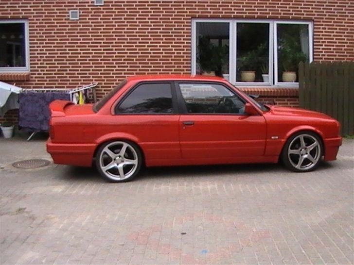BMW 320i E30 SOLGT!!!! billede 2