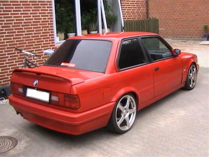 BMW 320i E30 SOLGT!!!! billede 3
