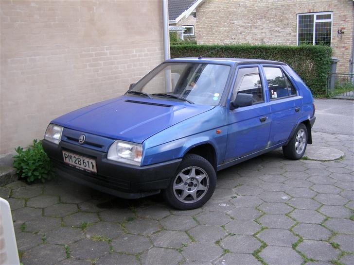 Skoda favorit 135lx **SOLGT** - lillemors bil billede 1