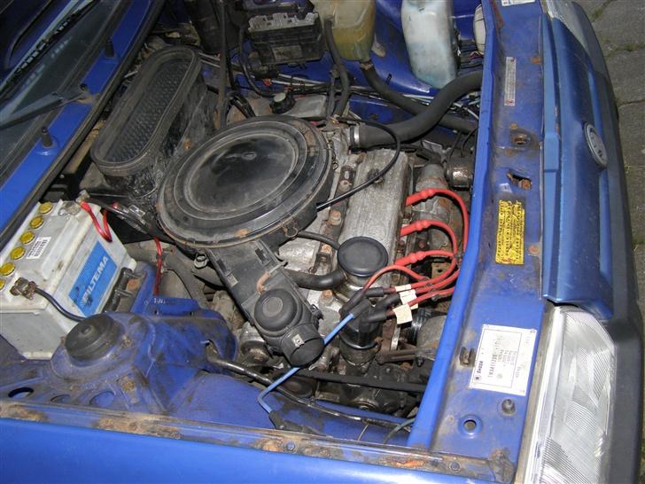 Skoda favorit 135lx **SOLGT** - man kan næsten stå dernede billede 4