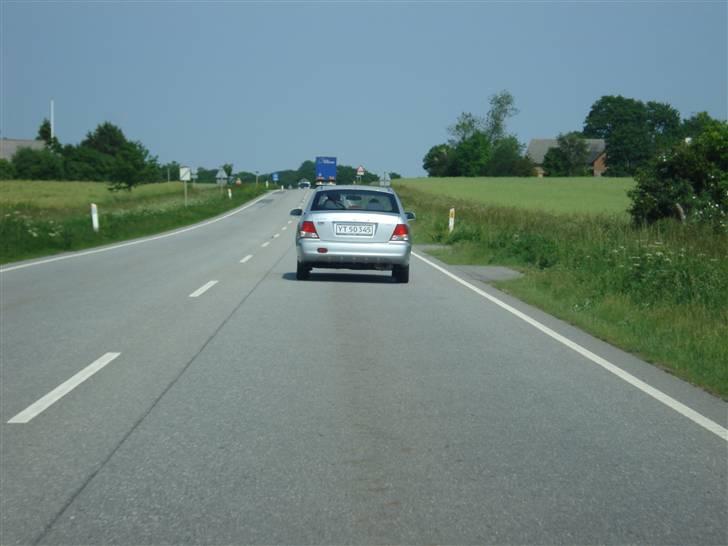 Hyundai accent - På vej hjem med bilen billede 1