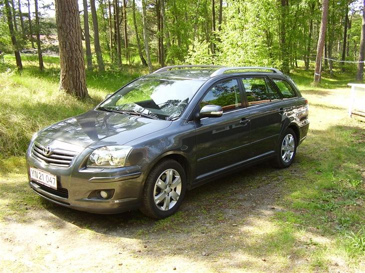 Toyota Avensis Stationcar billede 2