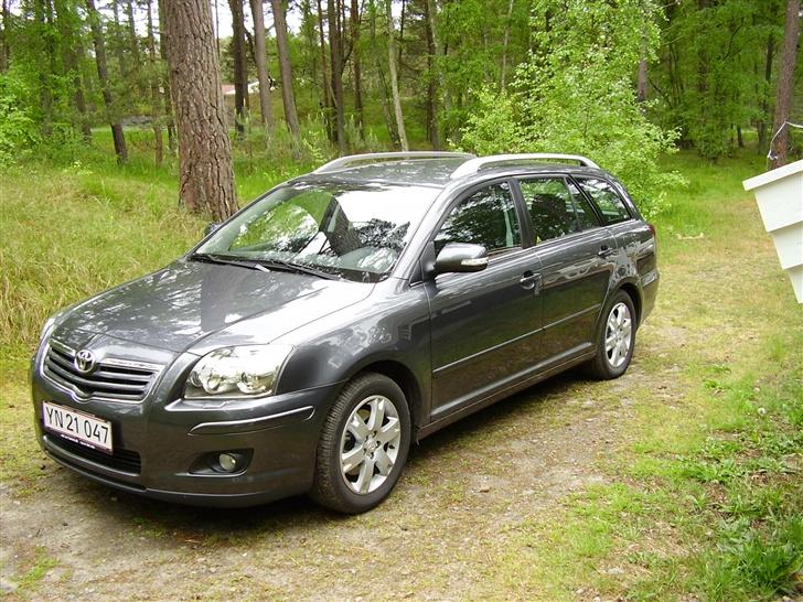 Toyota Avensis Stationcar billede 7