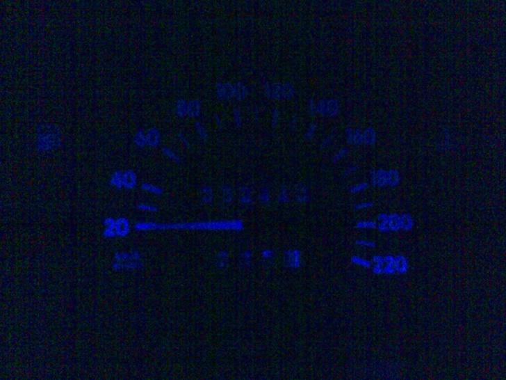 Opel Vectra A - Skal måske ha købt nogen flere blå pære så der er blå lys i alle instrumenterne billede 18