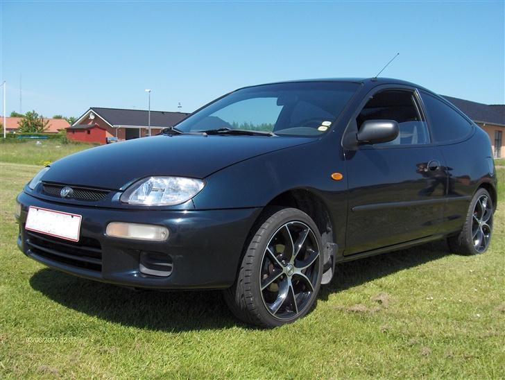 Mazda 323c  - Her er vidunderet så - også kaldet Vildanden! billede 1