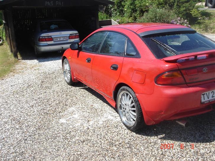 Mazda 323f V6 billede 1