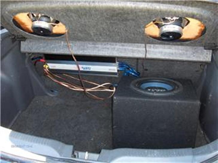 Mazda 323c  - Ik lige det bedste billede, men der kommer et bedre billede 6