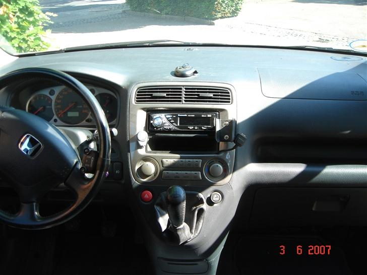 Honda stream solgt billede 5