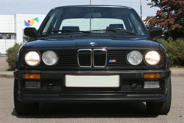BMW 320i S-edition billede 1