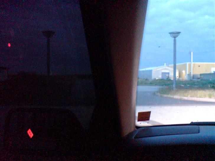 VW Golf 3 TDI SOLGT - Det her billede giver lidt en ide om hvor mørke ruderne er.. Forruden er ikke tonet billede 7