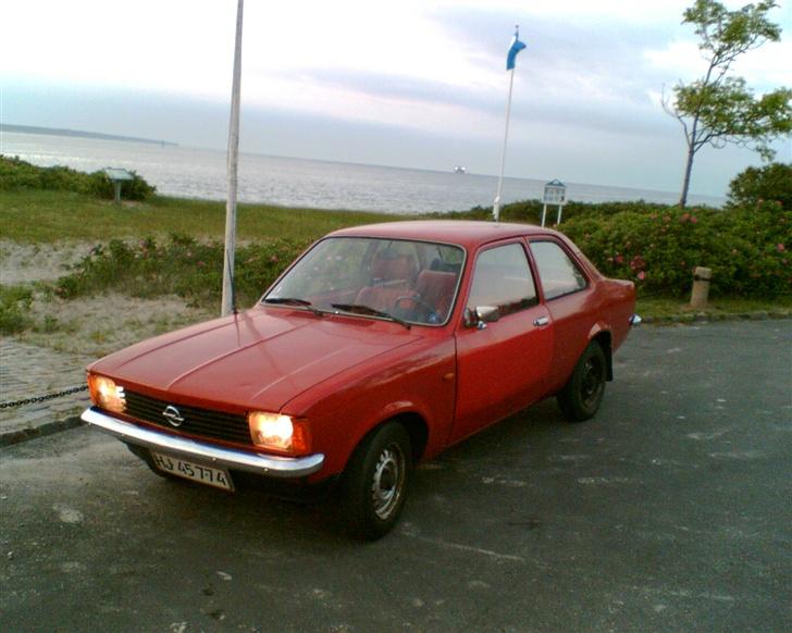 Opel Kadett C 1200 Sedan billede 3