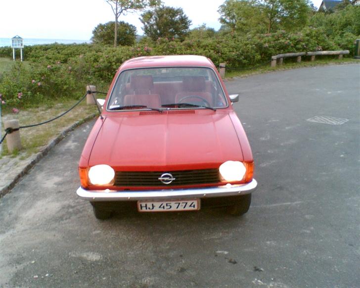Opel Kadett C 1200 Sedan billede 4