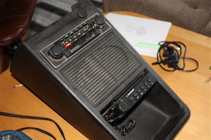 Saab 99 turbo - Blaupunkt radio med diktafon og 5 højtalere, som bilen blev leveret med i 1978. billede 18