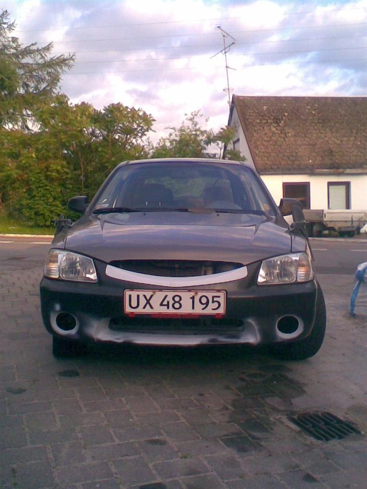 Hyundai Accent SOLGT - så kom kofangeren på, ikke helt færdig! billede 17