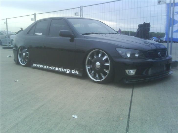 Lexus IS 200 - Til DHB.. Læg mærke til det clean look efter vi har fjernet dørhåndtagene.. Alt for lækkert.. billede 5