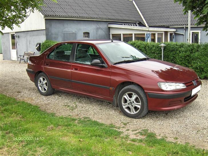 Peugeot 406 billede 1