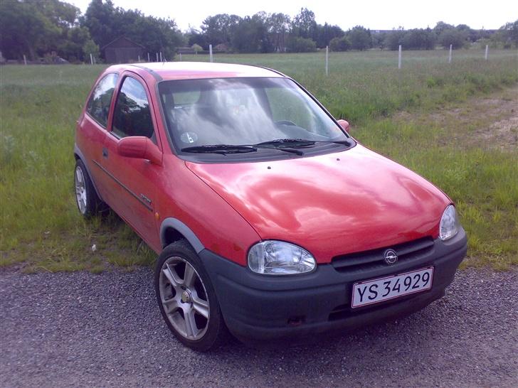 Opel Corsa 1,4 i Sport (SOLGT) billede 1