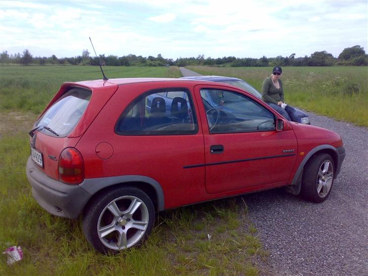 Opel Corsa 1,4 i Sport (SOLGT) billede 3