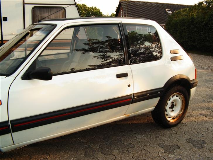 Peugeot 205 1,9 GTI (Solgt) billede 10
