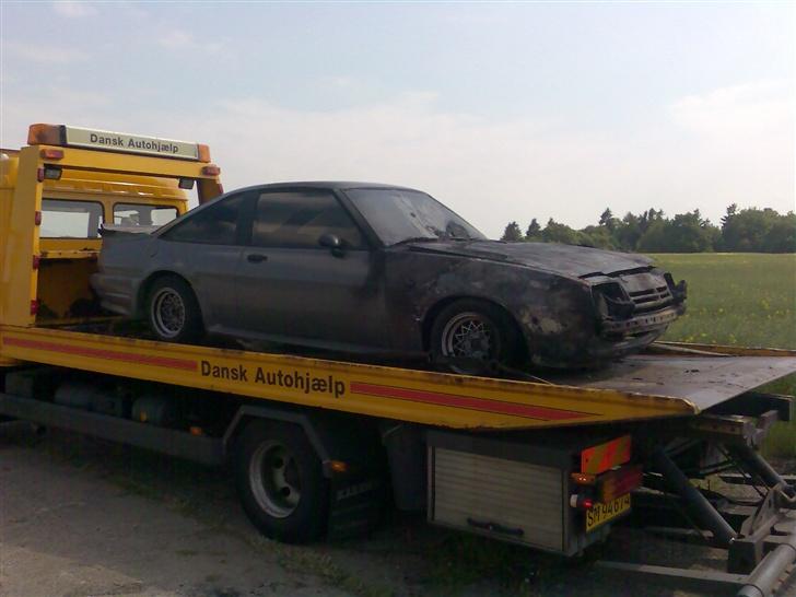 Opel manta b Gte - på vej hjem til værkstedet så må jeg se hvad der kan reddes billede 9