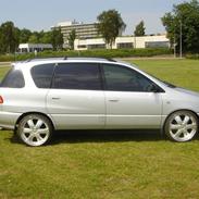 Toyota Sportsvan (SOLGT)