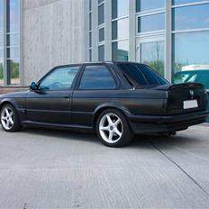 BMW e30 320i / 2.7 eta