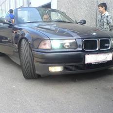 BMW 320i cabriolet ]SOLGT]