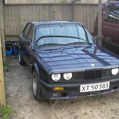 BMW 320 i solgt