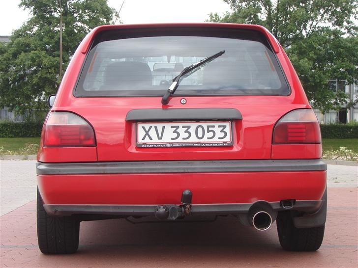 Nissan Sunny 1,6 SLX solgt!! billede 3