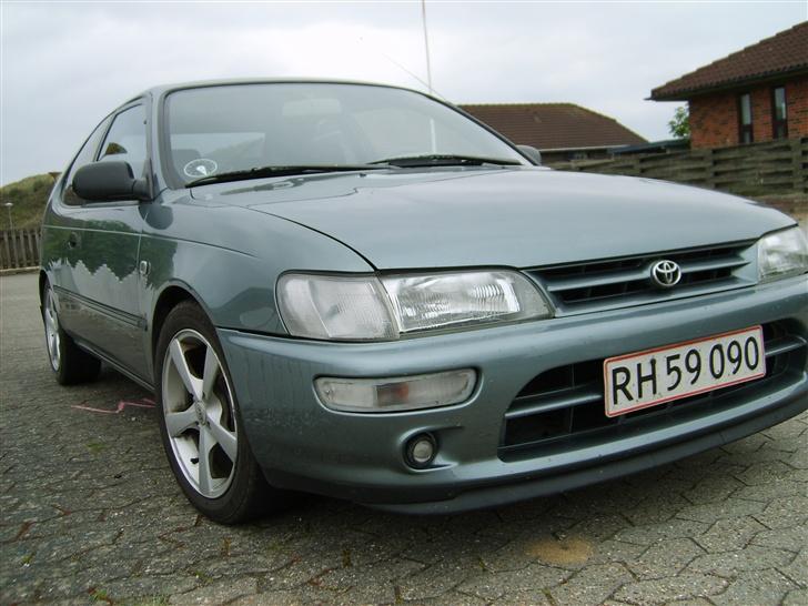 Toyota corolla total skadet billede 1