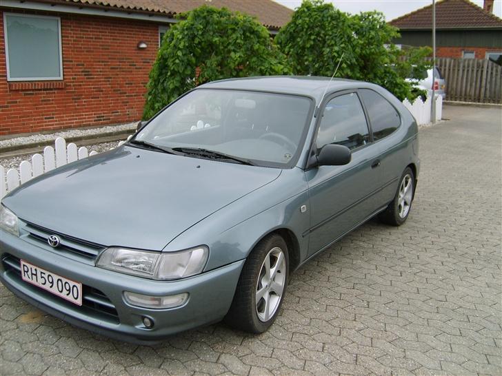 Toyota corolla total skadet billede 2