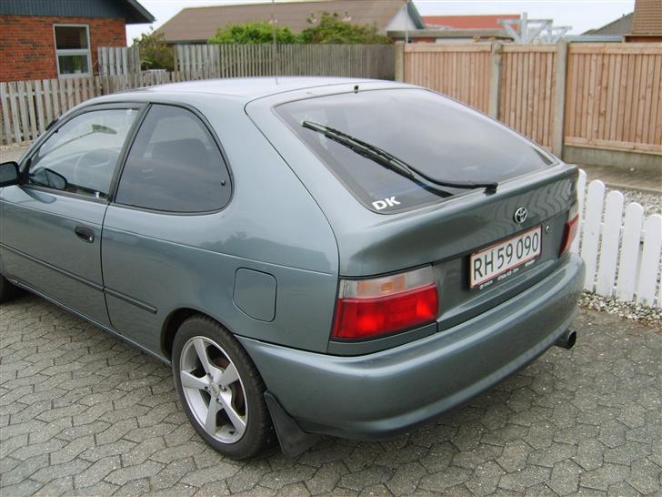 Toyota corolla total skadet billede 3