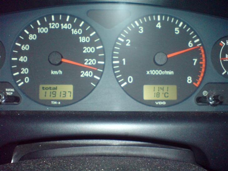 Toyota Avensis sol... SOLGT - Så kan den sku ikke mere :-( Lidt kedeligt men hvad fanden det er jo en famil racer... billede 10