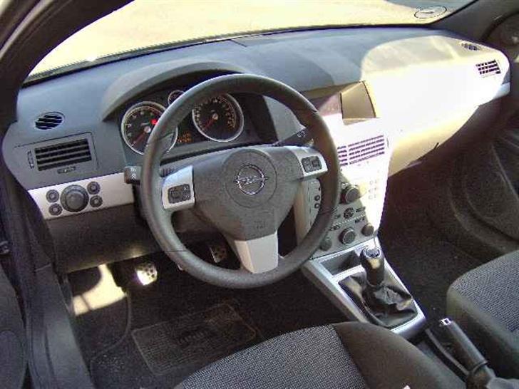 Opel Astra GTC 2.0 T **SOLGT** billede 6