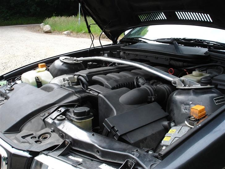 BMW 325i E36 Coupe (solgt) - motoren billede 5