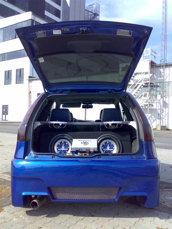 Fiat Punto 60 SX (Solgt) - Bagagerummet med det komplette anlæg... billede 10