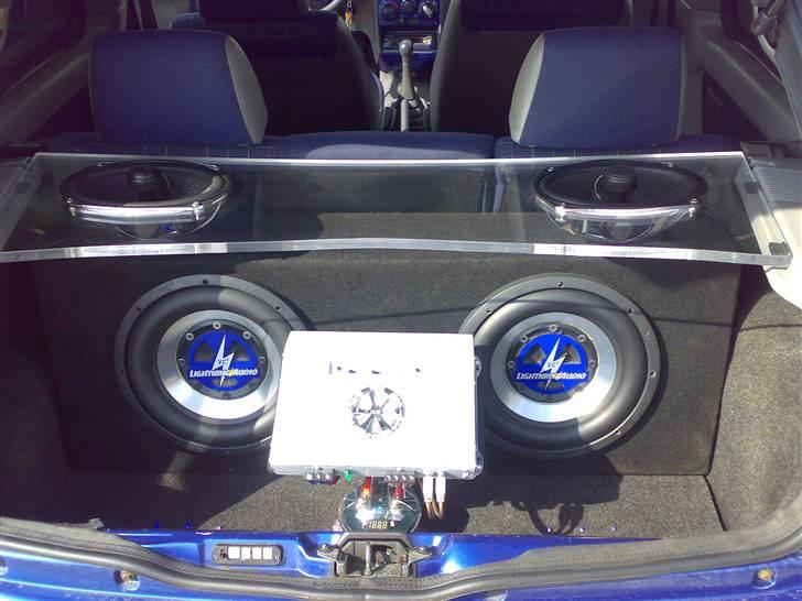 Fiat Punto 60 SX (Solgt) - Plexiglas, svævende forstærker og masser af lys.. ;) billede 11