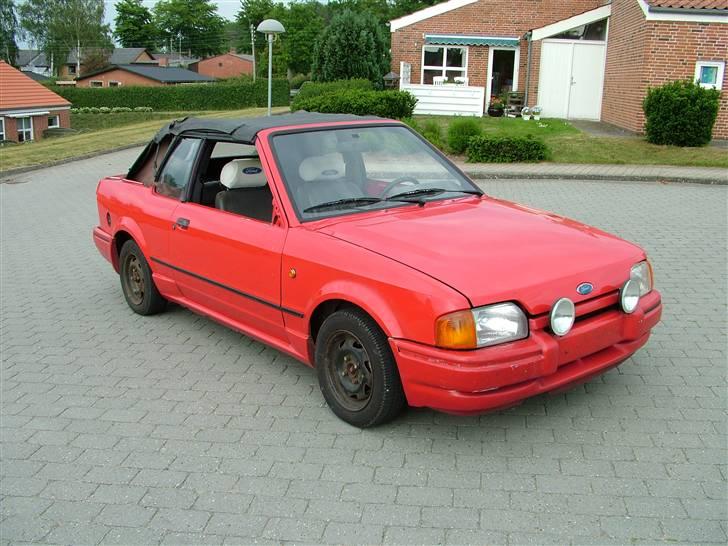 Ford Escort Xr3i Cab SOLGT billede 1