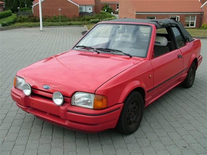 Ford Escort Xr3i Cab SOLGT billede 2