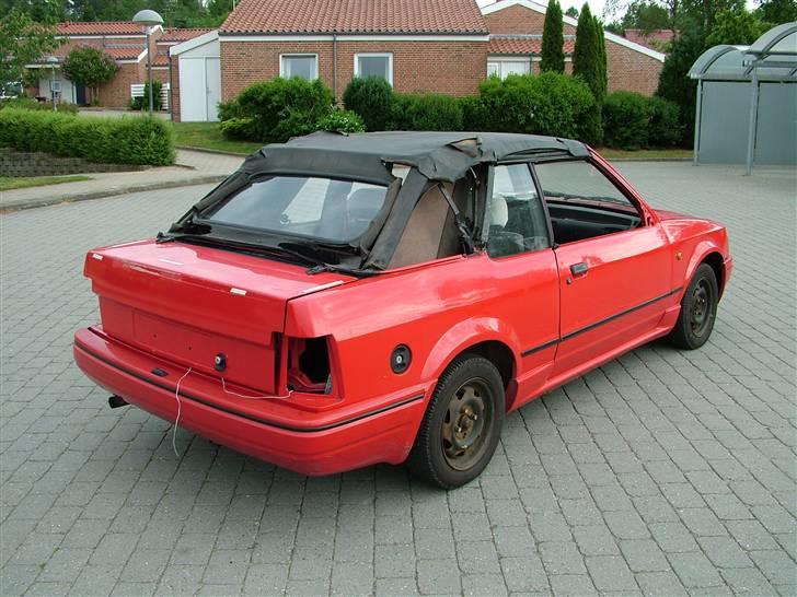 Ford Escort Xr3i Cab SOLGT billede 3