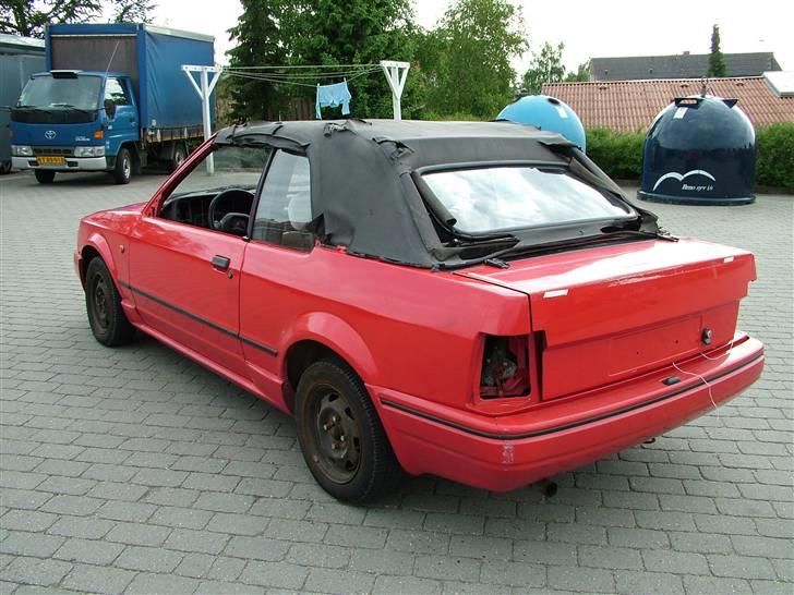 Ford Escort Xr3i Cab SOLGT billede 4