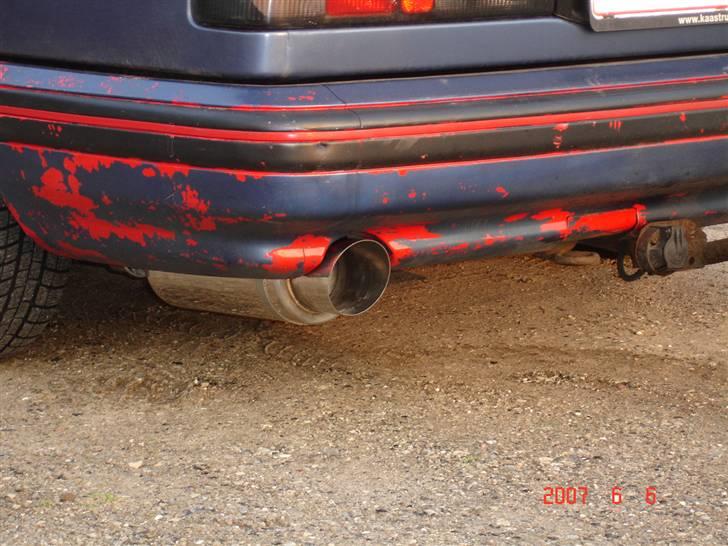 Ford Sierra CLX (SOLGT) - Så kom der 4 tommer 666 bagpotte på bilen...*GG* MUMS en dyb lyd den giver... billede 7