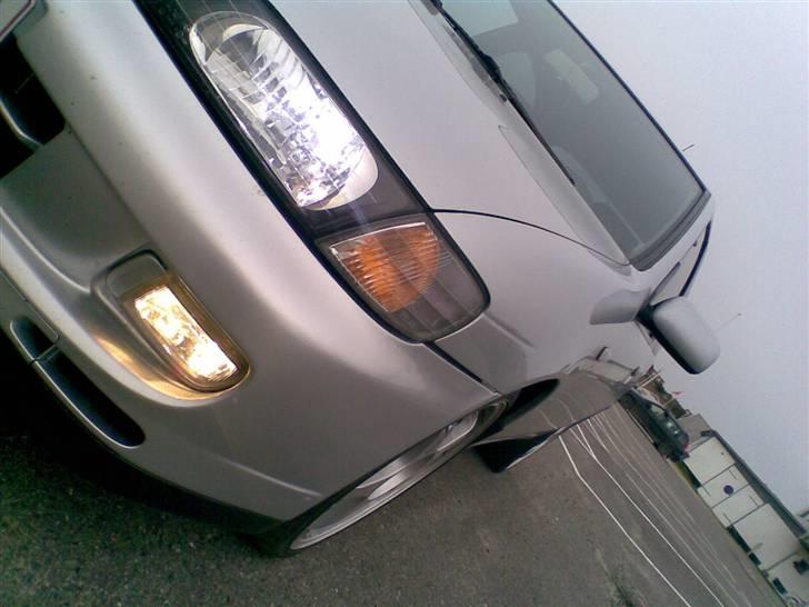 Nissan - Almera GTI - Billede fra før der kom 10000K xenon i tågelys :-) billede 1