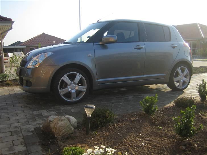 Suzuki swift "solgt" - nu med 17" alufælge billede 19