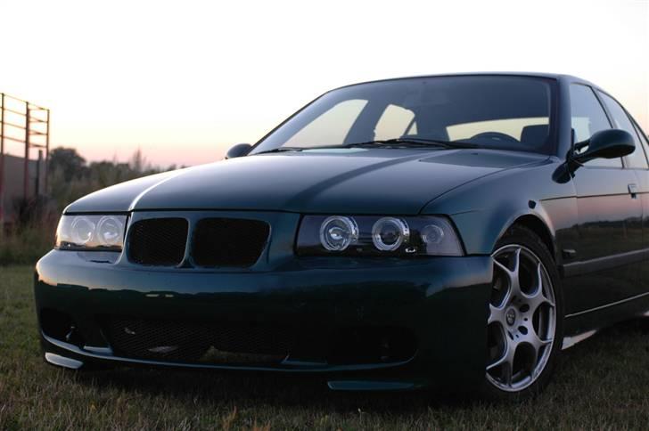 BMW 325 (FUCK´D UP) - OND FRONT billede 1