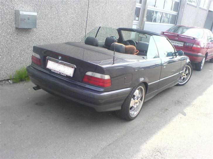 BMW 320i cabriolet ]SOLGT] billede 7