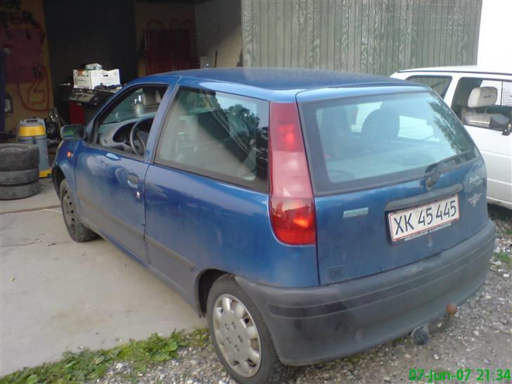 Fiat Punto Selecta - Er den ikke fin min lille reservedels ferrari... billede 2