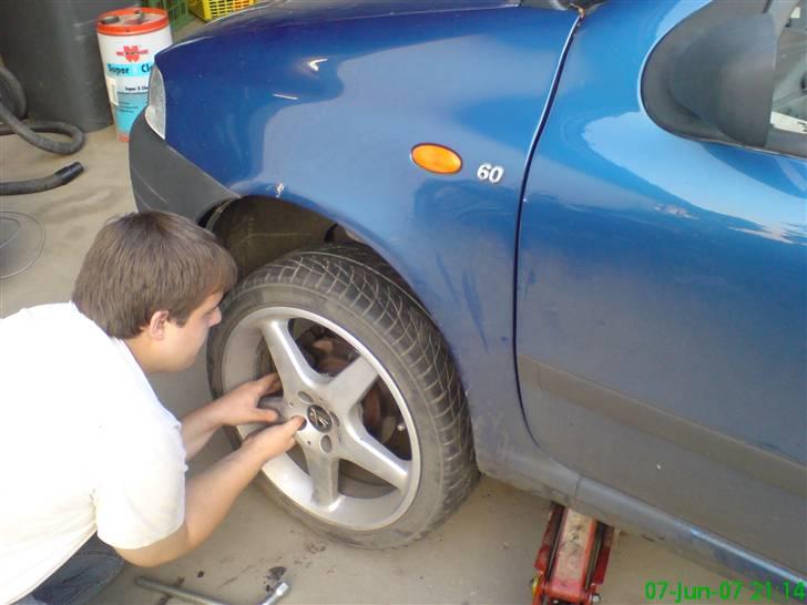 Fiat Punto Selecta - prøvemontering af 17" alu sutter... kan du kende dem, jesper? billede 13