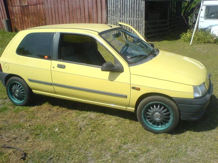 Renault Clio 1,4 Solgt billede 18