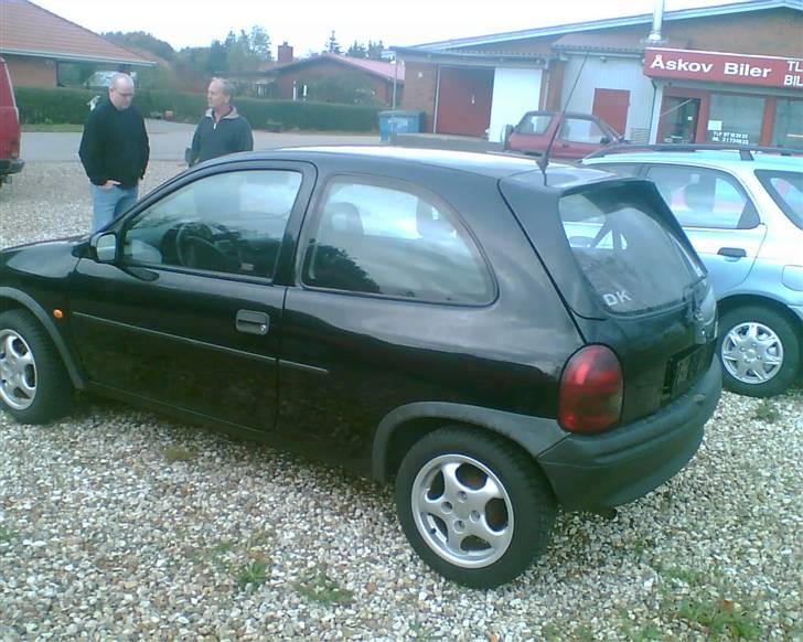 Opel Corsa *TIL SALG* - Den første gang jeg så Flotte.. :) Helt standart. billede 7